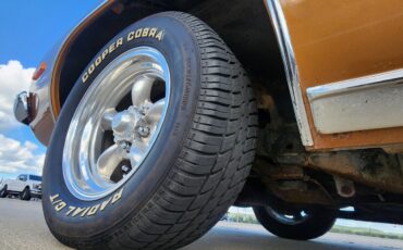 Plymouth-Satellite-1974-2-dr-26