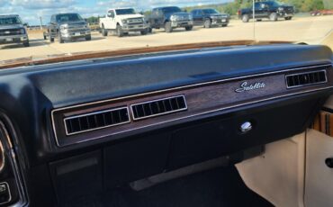 Plymouth-Satellite-1974-2-dr-33