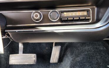 Plymouth-Satellite-1974-2-dr-34