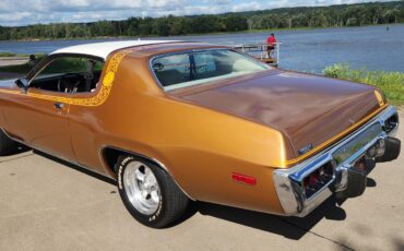 Plymouth-Satellite-1974-2-dr-9
