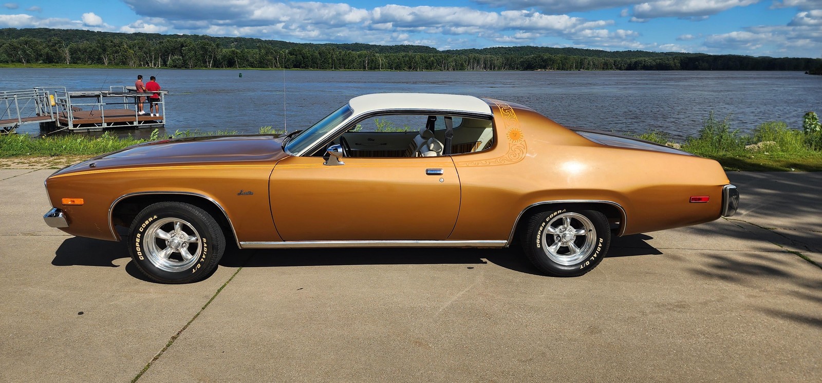 Plymouth-Satellite-1974-2-dr