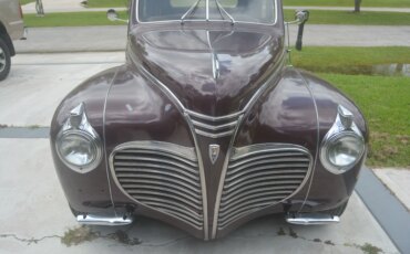 Plymouth-Special-deluxe-1941-Burgundy-Tan-1