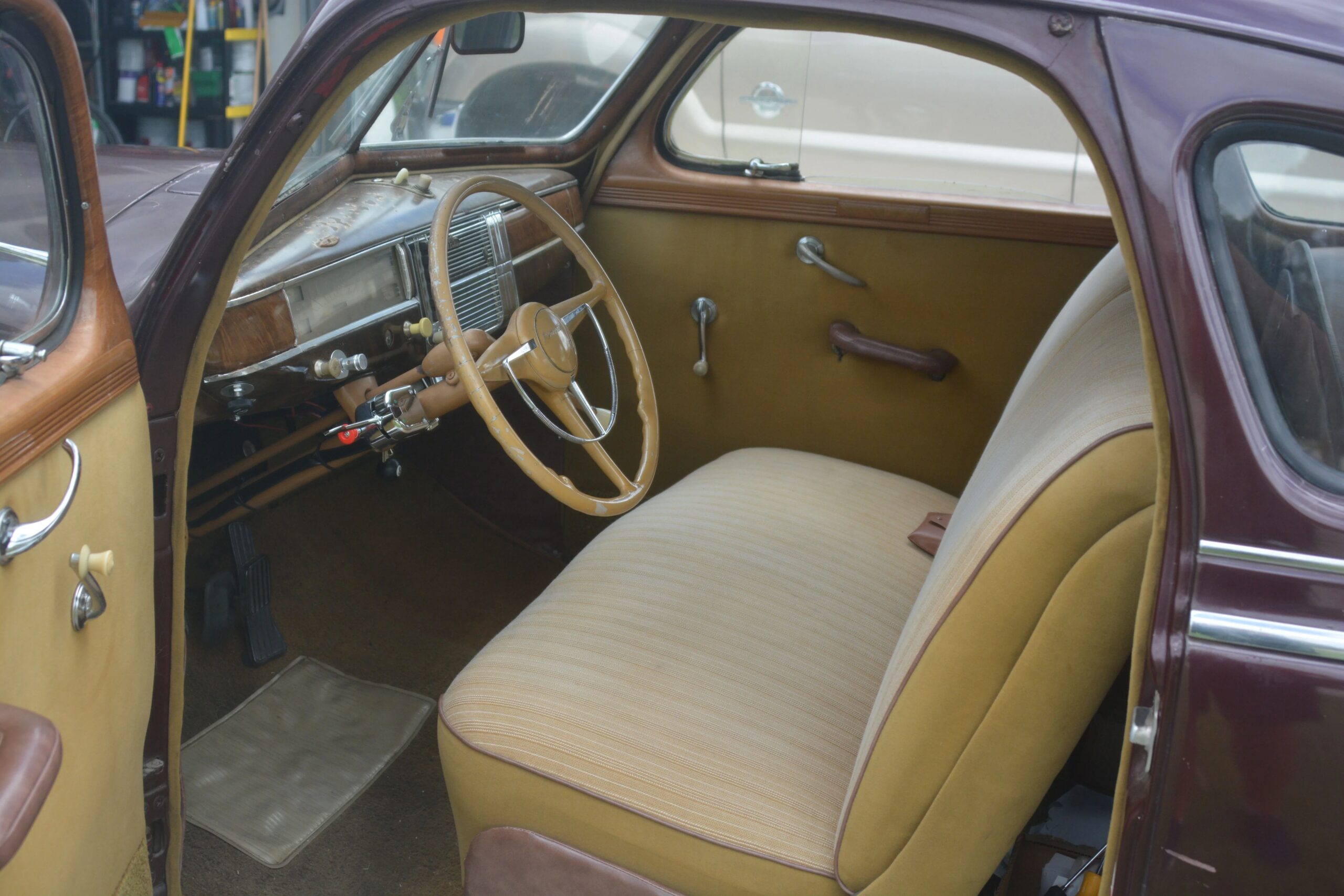 Plymouth-Special-deluxe-1941-Burgundy-Tan-14