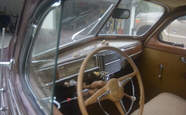 Plymouth-Special-deluxe-1941-Burgundy-Tan-15