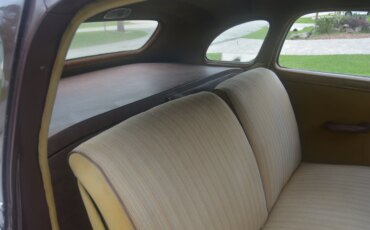 Plymouth-Special-deluxe-1941-Burgundy-Tan-3