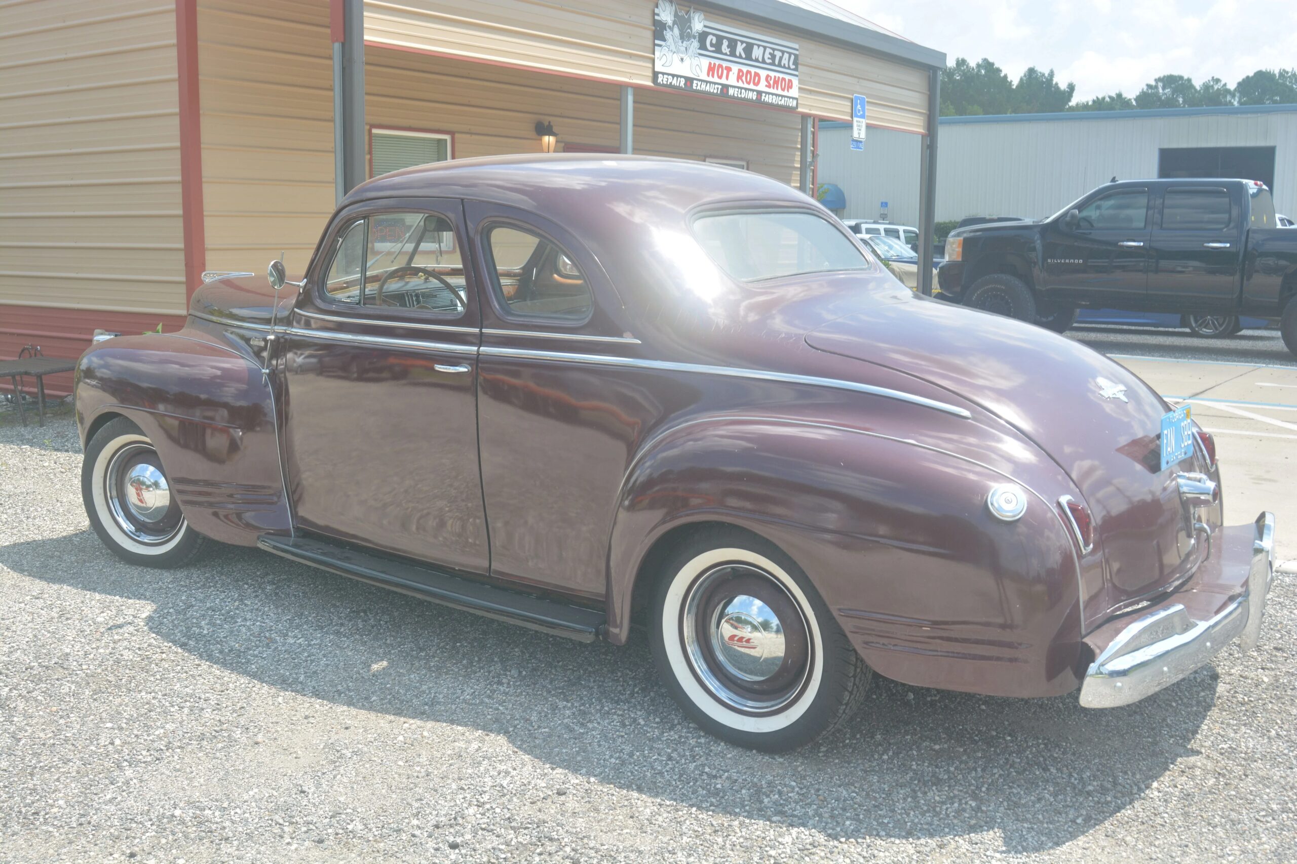 Plymouth-Special-deluxe-1941-Burgundy-Tan-6