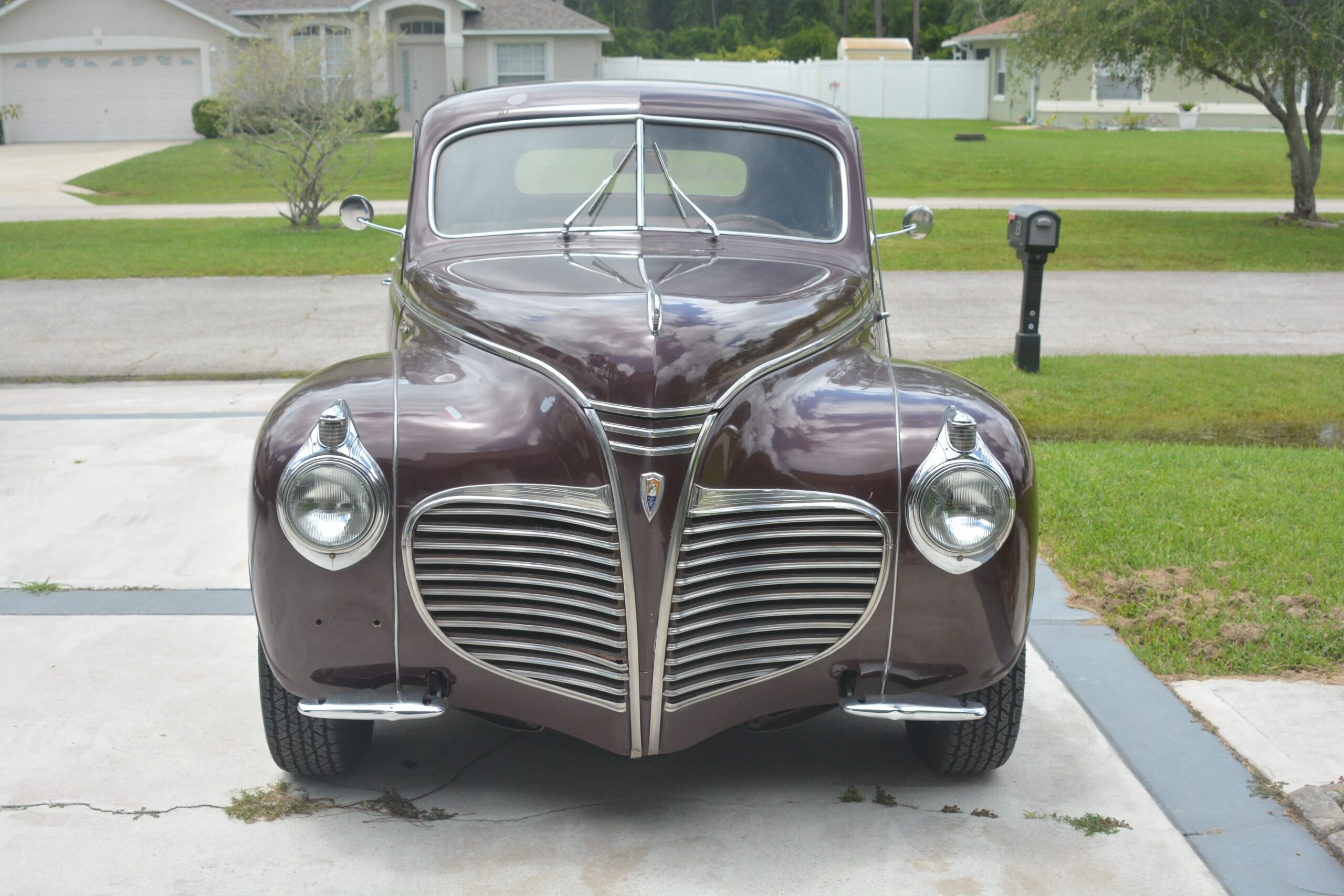 Plymouth-Special-deluxe-1941-Burgundy-Tan-9