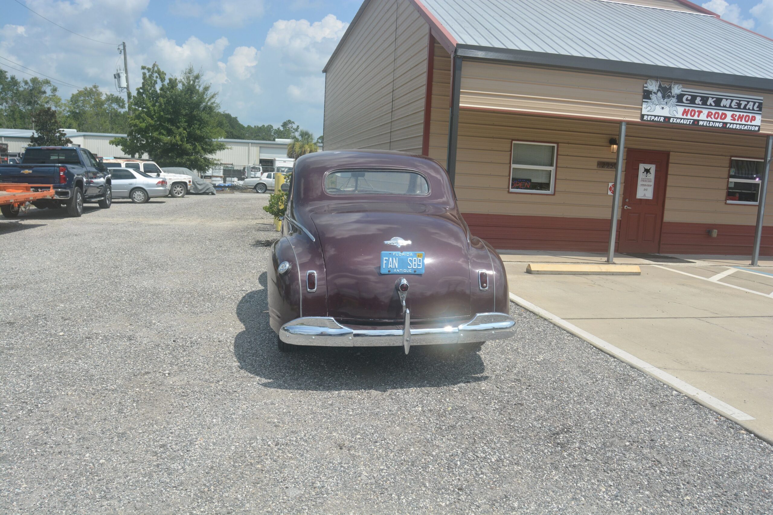 Plymouth-Special-deluxe-1941-Burgundy-Tan