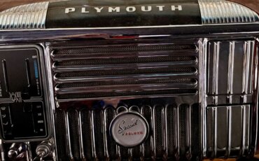 Plymouth-Special-deluxe-1948-Red-Beige-3