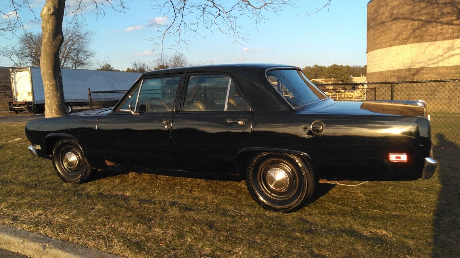 Plymouth-Valiant-1971-Sedan-2
