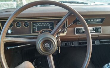 Plymouth-Valiant-1971-Sedan-25