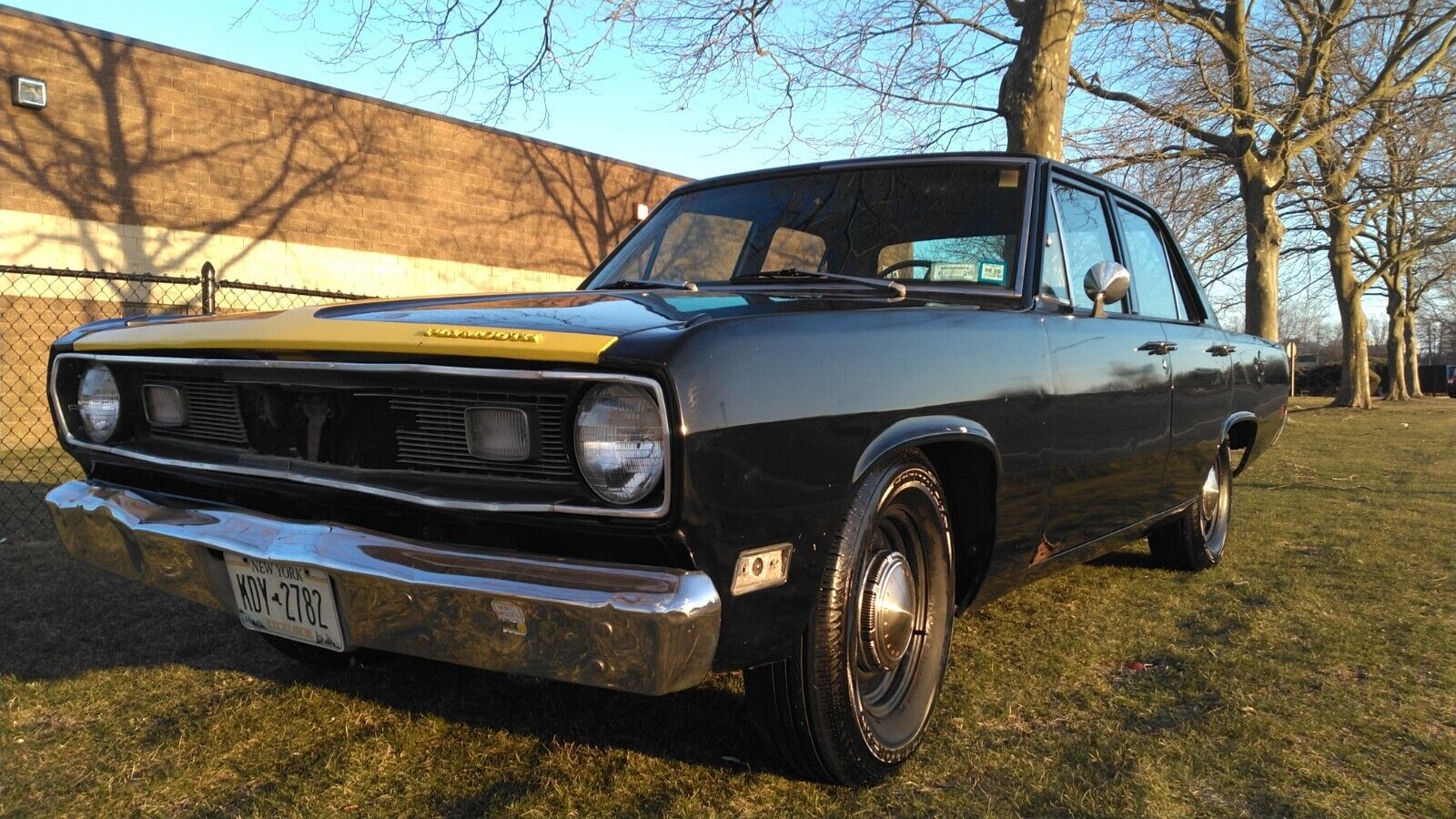 Plymouth-Valiant-1971-Sedan-6