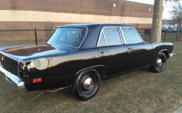 Plymouth-Valiant-1971-Sedan-8