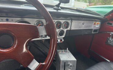 Plymouth-Valiant-coupe-1964-Black-Red-4