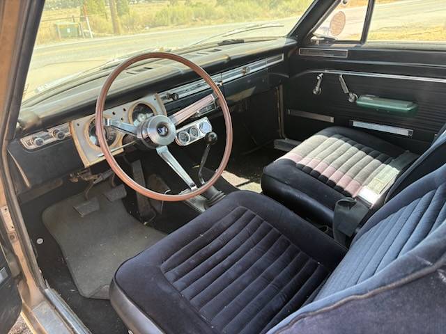 Plymouth-barracuda-1965-brown-4