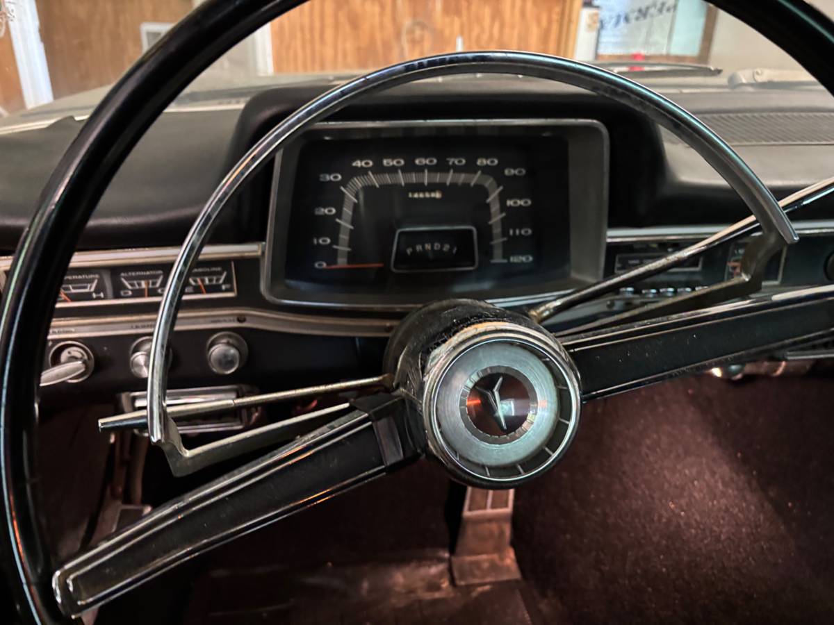 Plymouth-fury-1966-grey-1