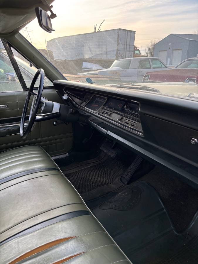 Plymouth-fury-1968-4