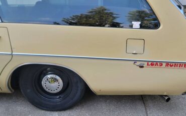 Plymouth-fury-1973-custom-2