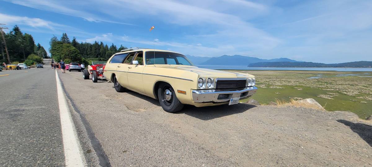 Plymouth-fury-1973-custom