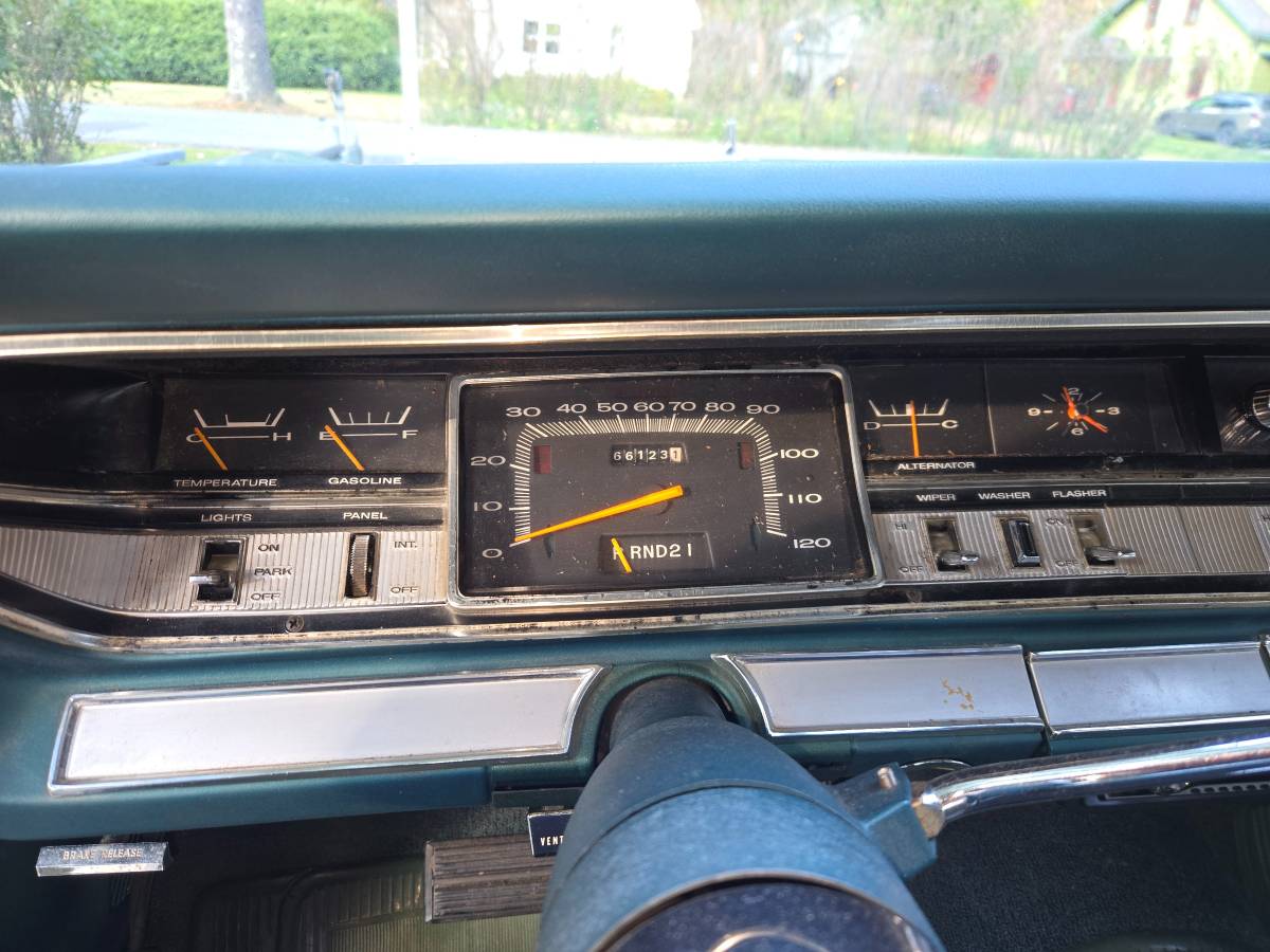 Plymouth-fury-iii-1967-custom-8