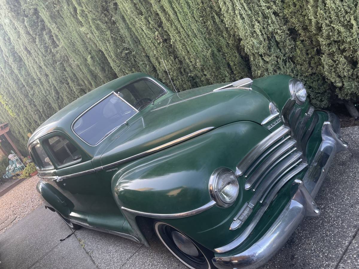 Plymouth-pc-super-deluxe-1948-green-1