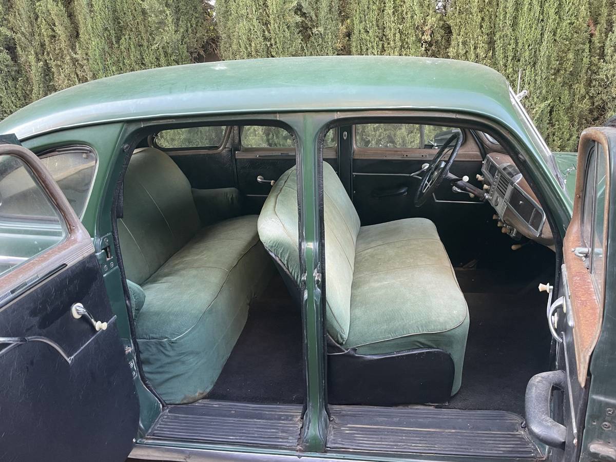 Plymouth-pc-super-deluxe-1948-green-3
