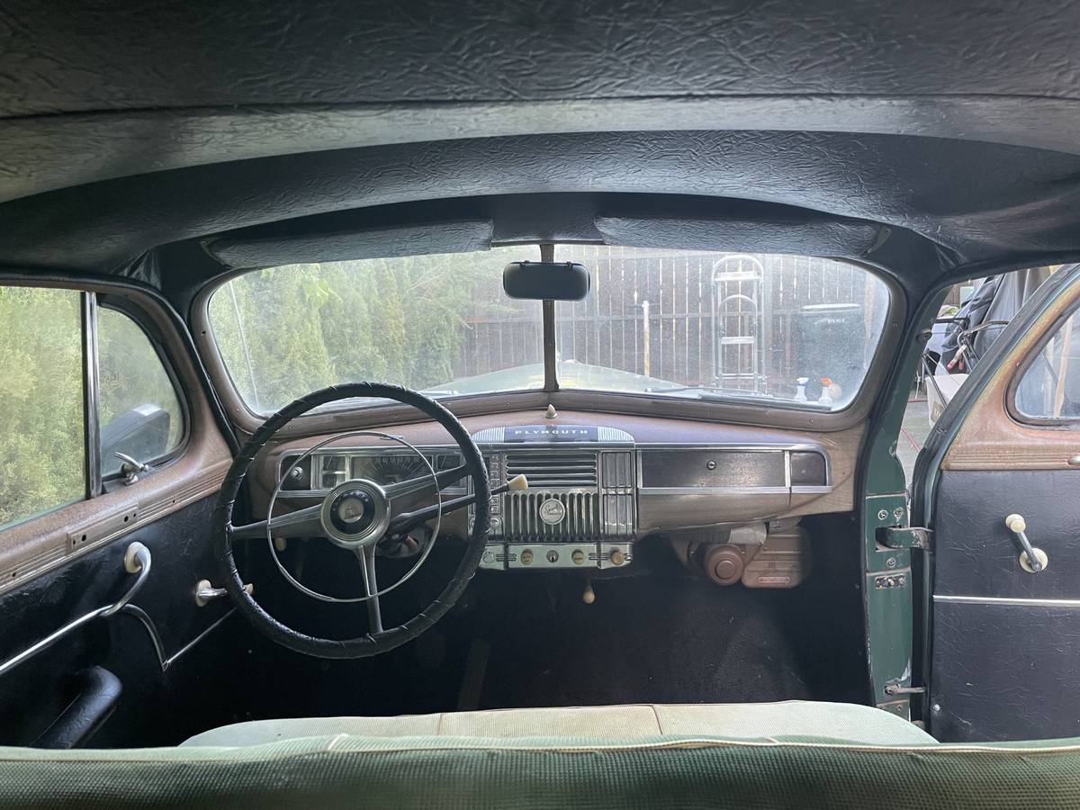 Plymouth-pc-super-deluxe-1948-green-4