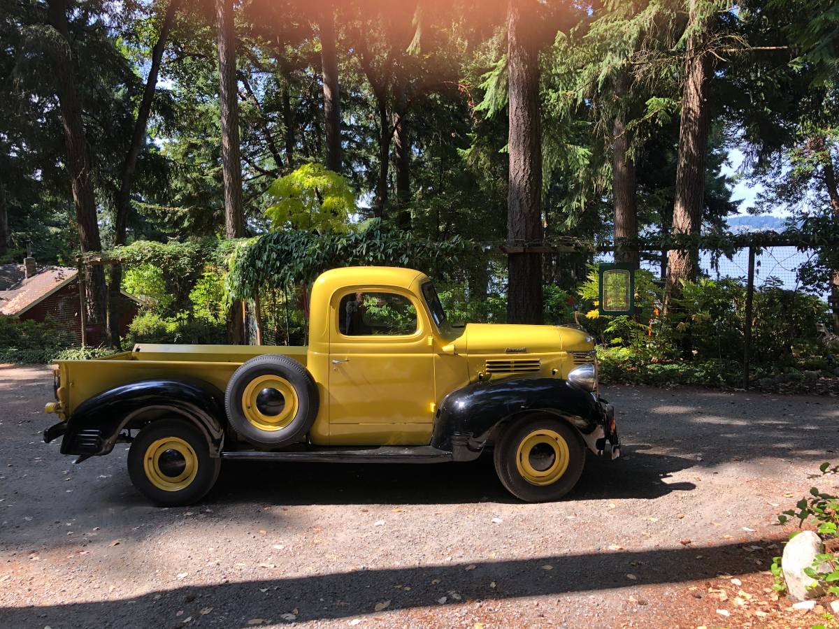 Plymouth-pt125-1941-yellow-2