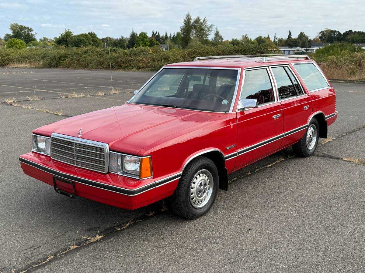 Plymouth-reliant-sp.-edition-1981-red-3