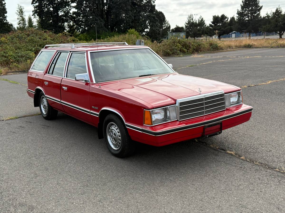 Plymouth-reliant-sp.-edition-1981-red-4