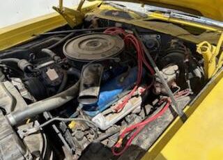 Plymouth-road-runner-1974-yellow-1