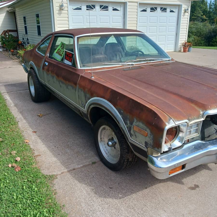 Plymouth-road-runner-1977-18