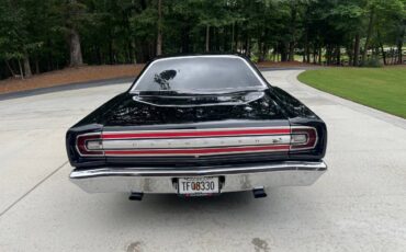 Plymouth-roadrunner-1968-1