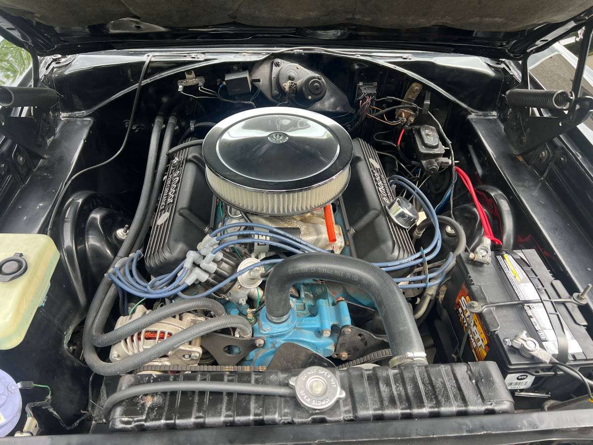 Plymouth-roadrunner-1968-23