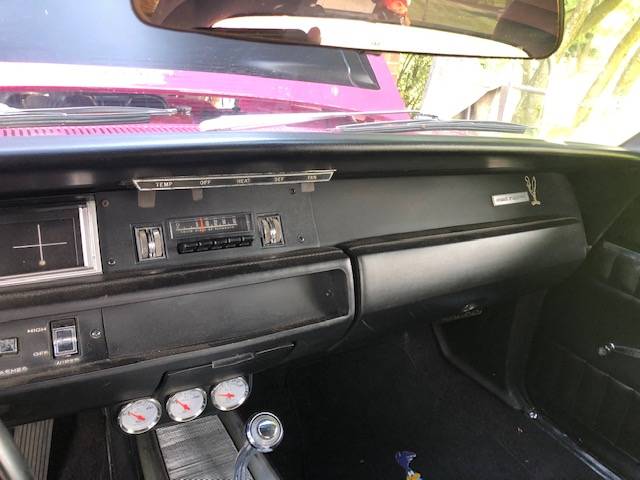 Plymouth-roadrunner-1968-custom-11