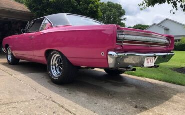 Plymouth-roadrunner-1968-custom-3
