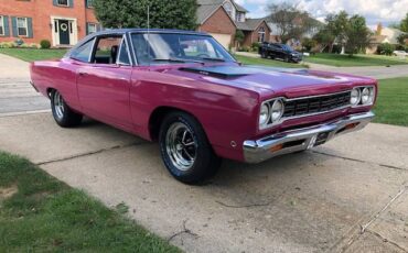 Plymouth-roadrunner-1968-custom