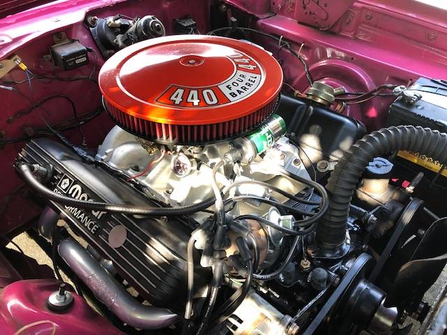 Plymouth-roadrunner-1968-custom-9