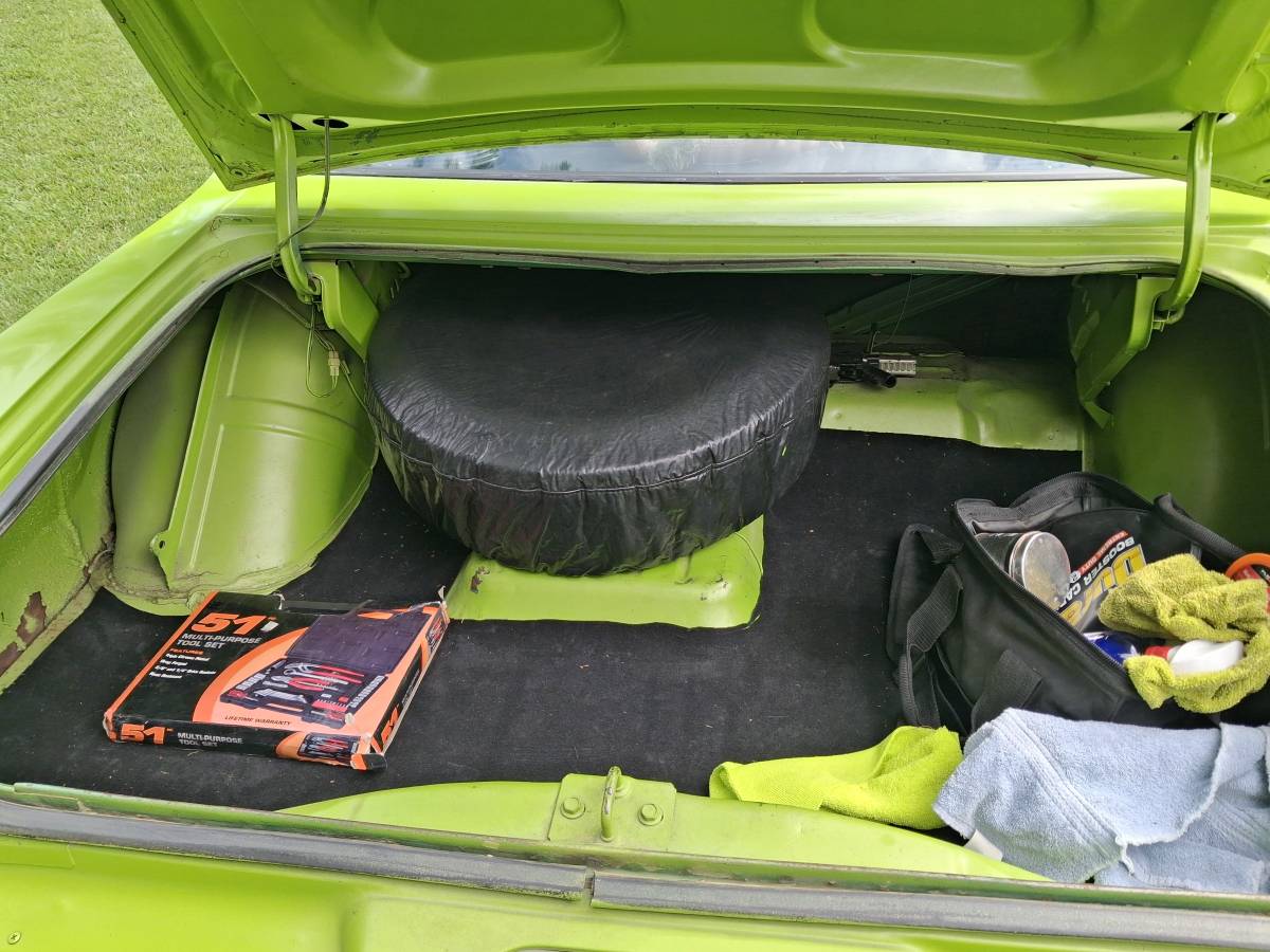 Plymouth-roadrunner-1975-green-5