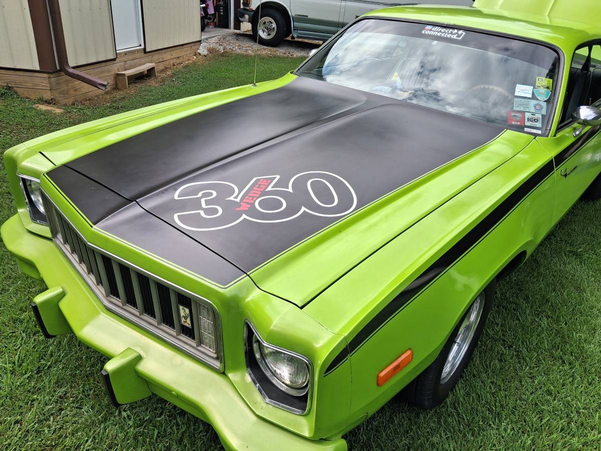 Plymouth-roadrunner-1975-green-7
