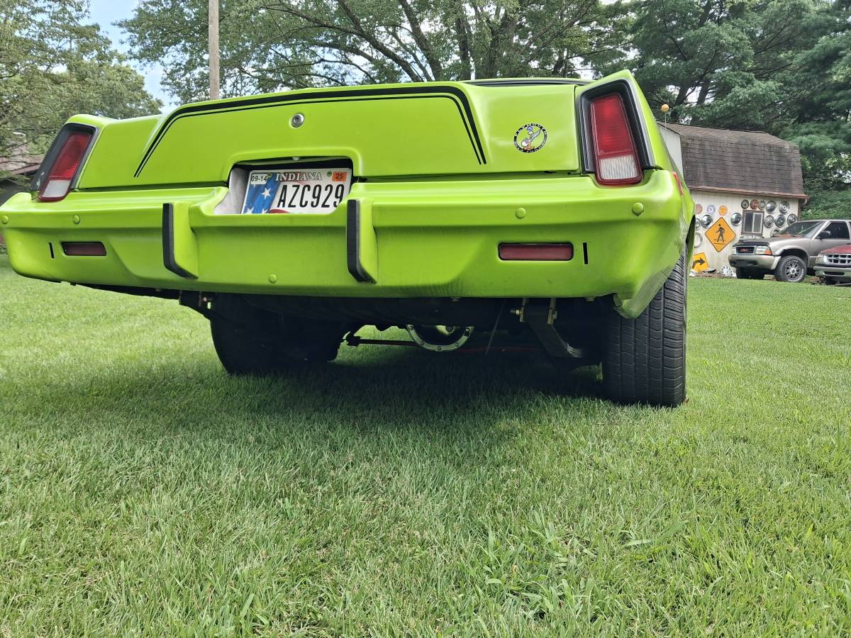 Plymouth-roadrunner-1975-green