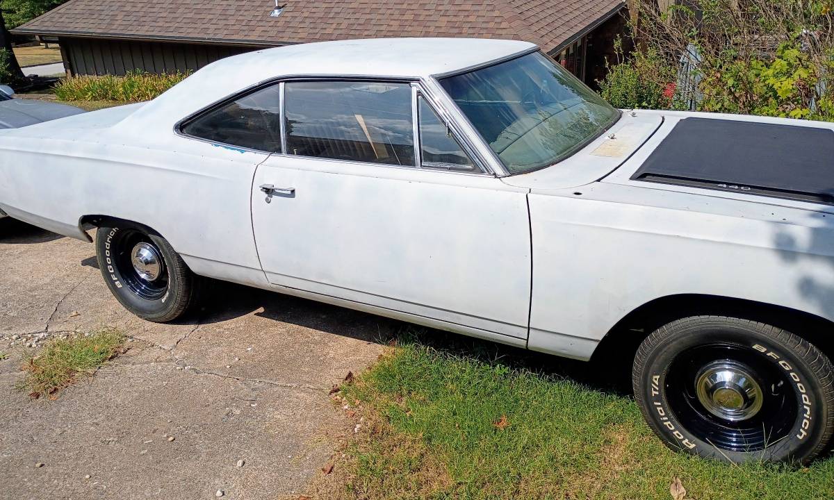 Plymouth-satellite-1968-white-1