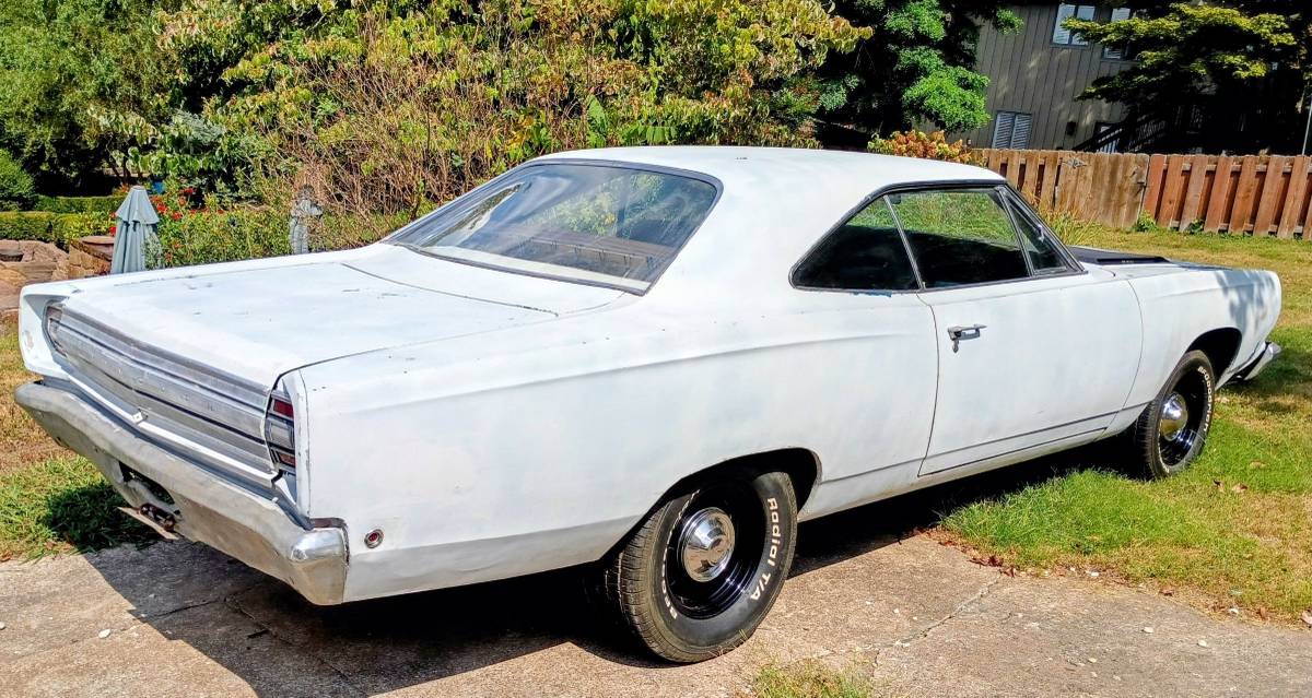 Plymouth-satellite-1968-white-2