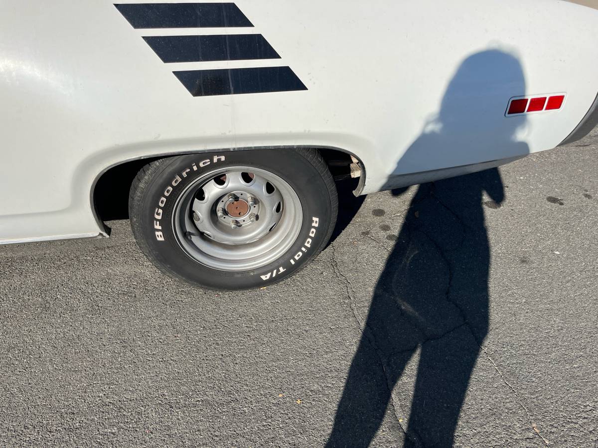 Plymouth-satellite-sebring-plus-1971-white-10