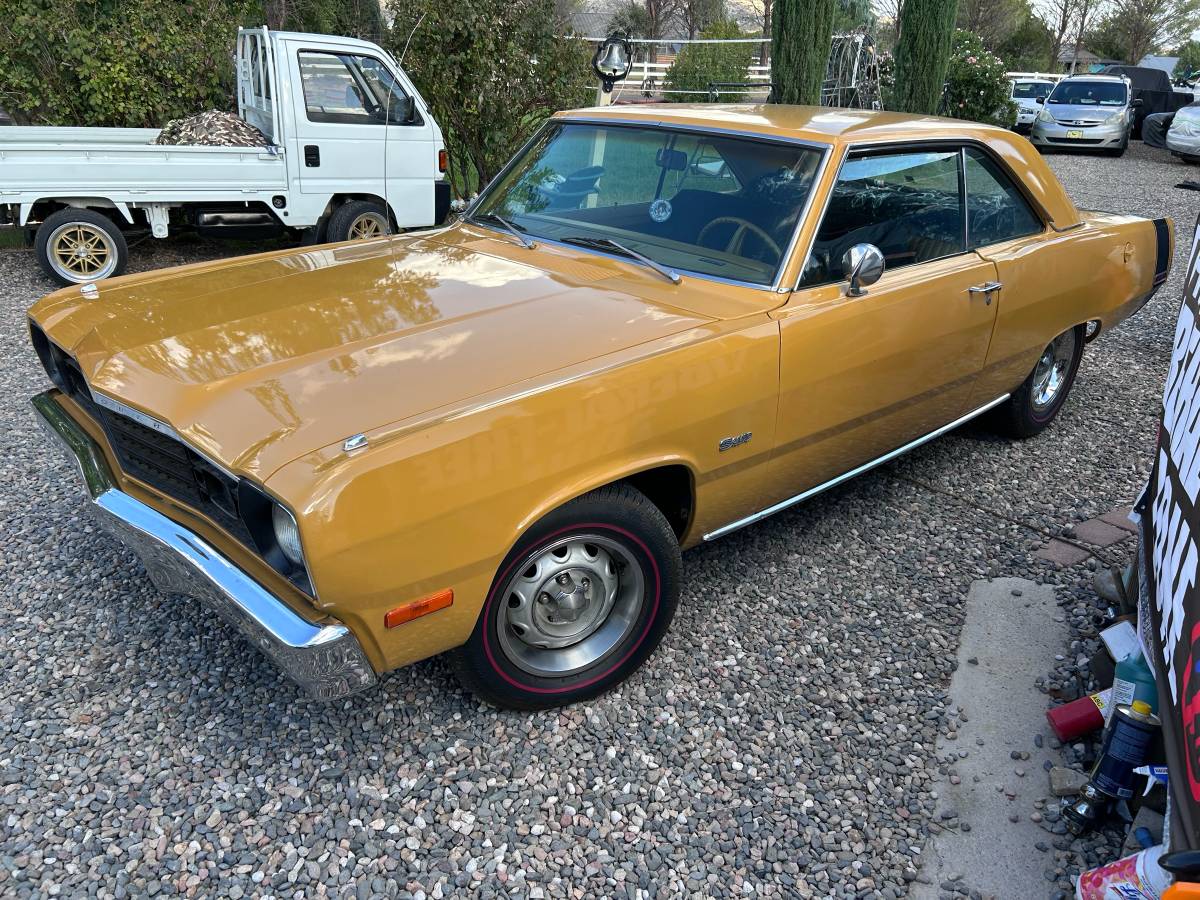 Plymouth-scamp-1971-yellow-1