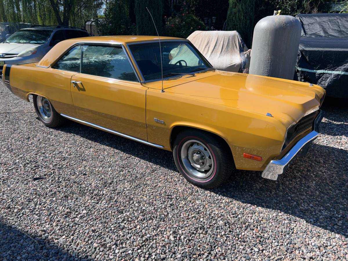 Plymouth-scamp-1971-yellow-4