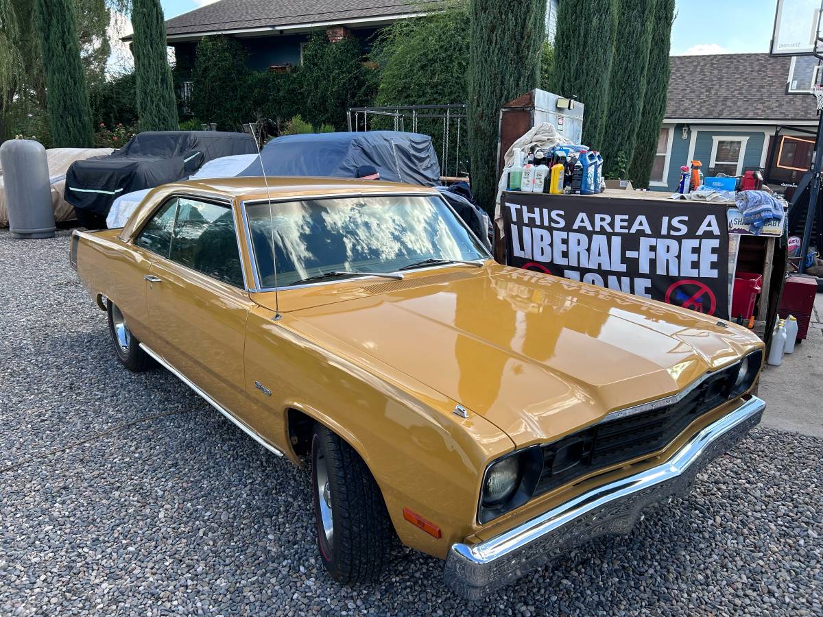 Plymouth-scamp-1971-yellow