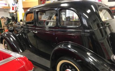 Plymouth-sedan-1935-black-3