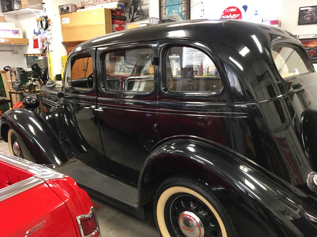 Plymouth-sedan-1935-black-3