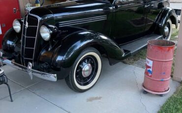 Plymouth-sedan-1935-black